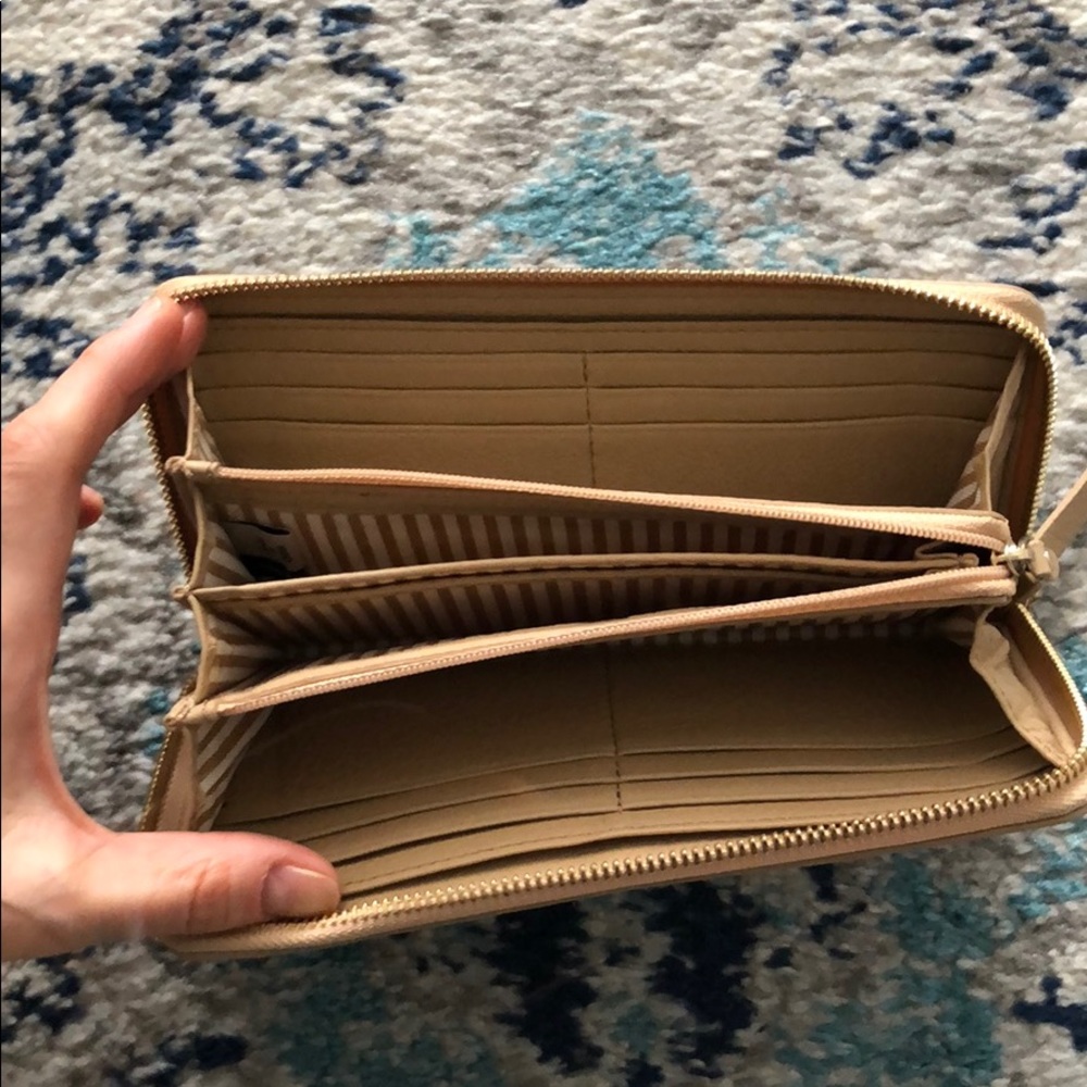 Kate Spade Wallet - Picture 6 of 6